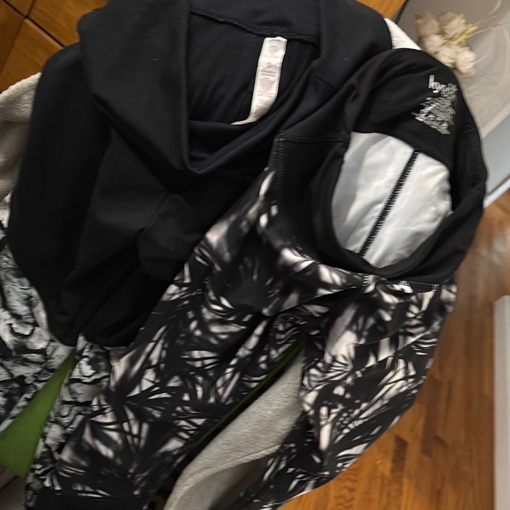 Black and White Women's leggins
